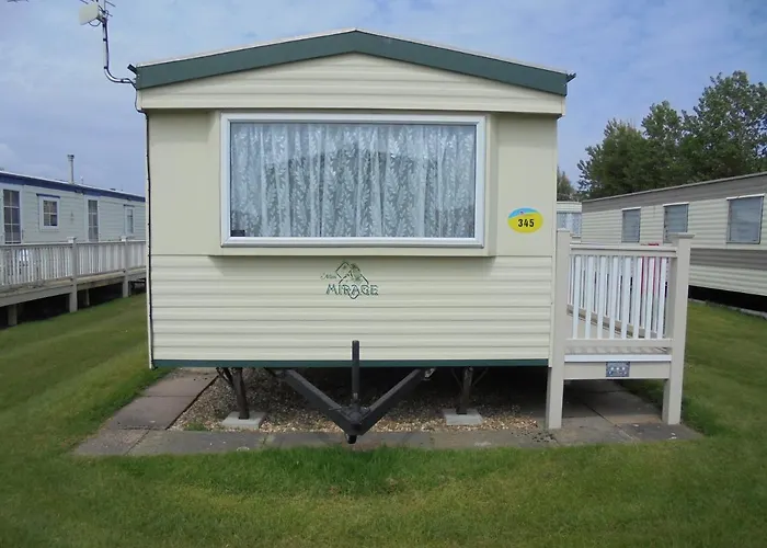 Golden Sands: Mirage Iiii:- 6 Berth, Access To The Beach