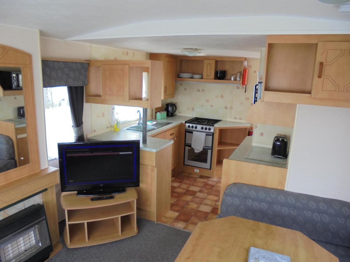 Golden Sands: Mirage Iiii:- 6 Berth, Access To The